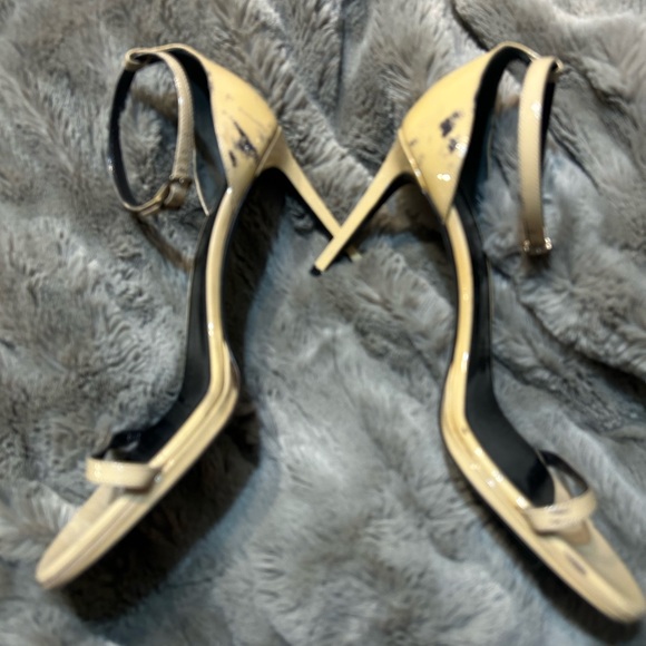 Elegant Cream High Heel YSL Sandals - Picture 6 of 9